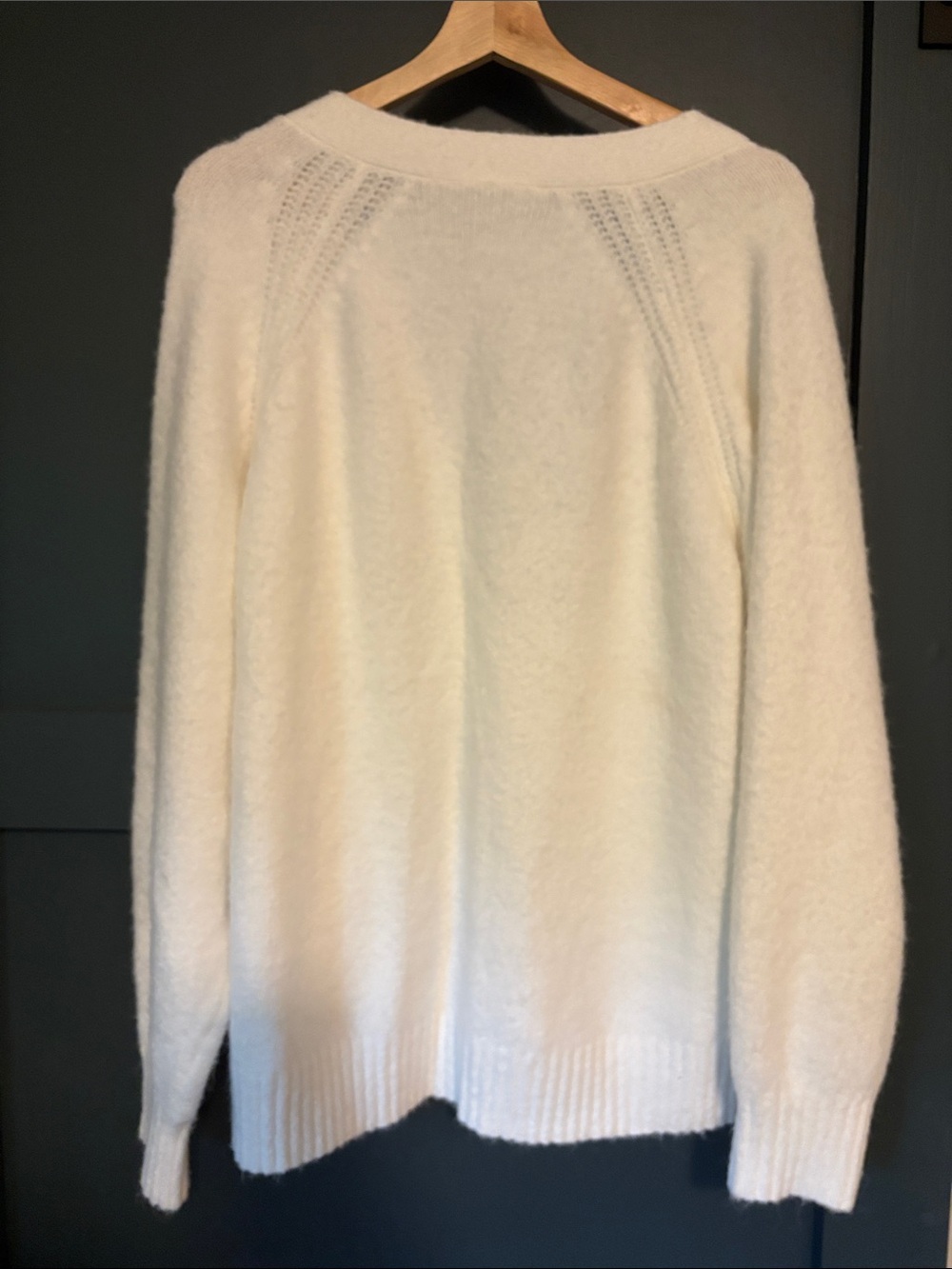Abercrombie & Fitch Oversized Button-Front Women's Cardigan - Picture 3 of 3